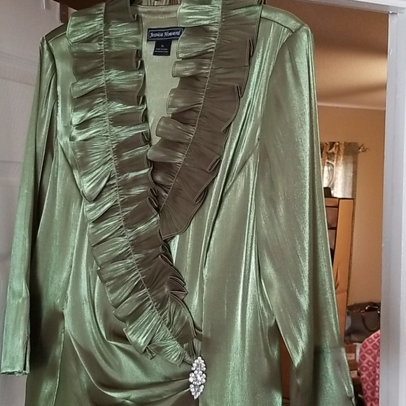 Top - Picture 1 of 1